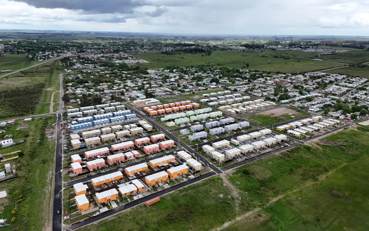 Durazno inaugura el primer barrio cooperativo de vivienda sindical del pa&iacute;s con 316 casas para 1.000 personas
