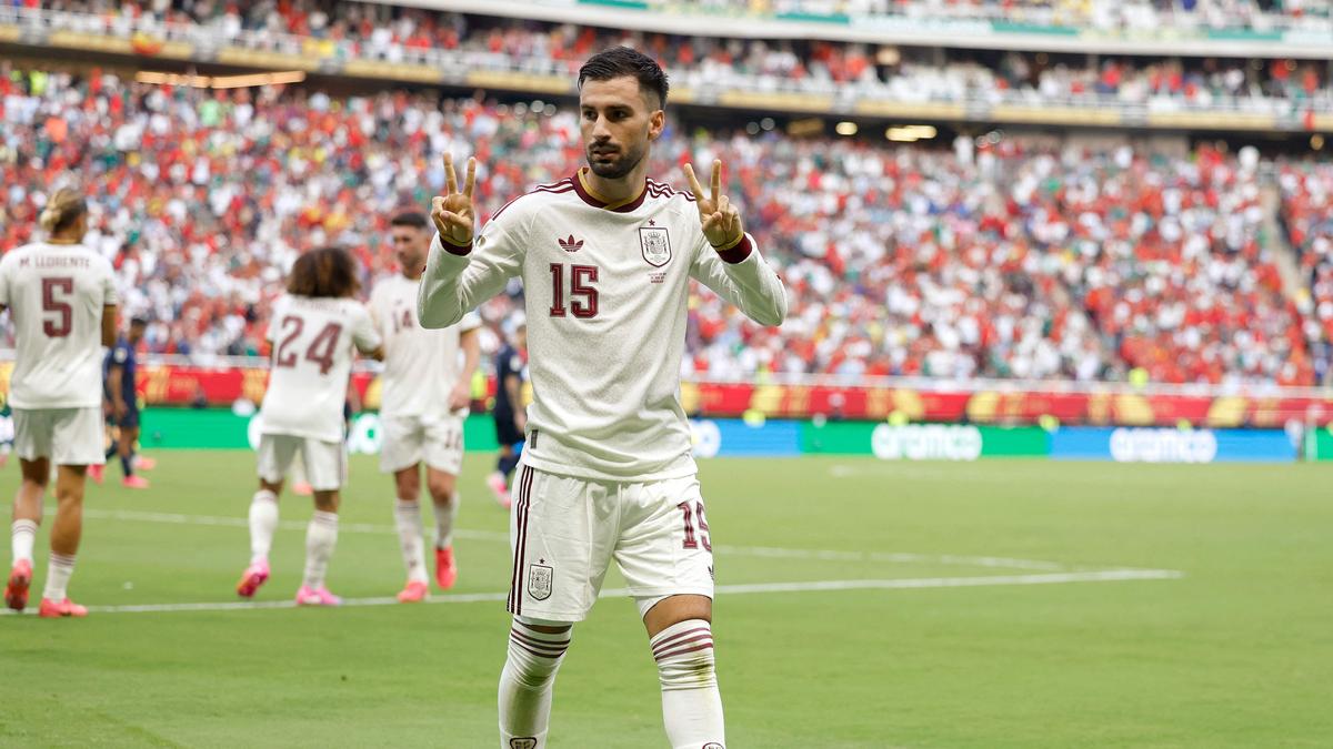 Uruguay vs Spain FIFA World Cup Highlights &mdash; Alex Baena goal enough to knock out Uruguay